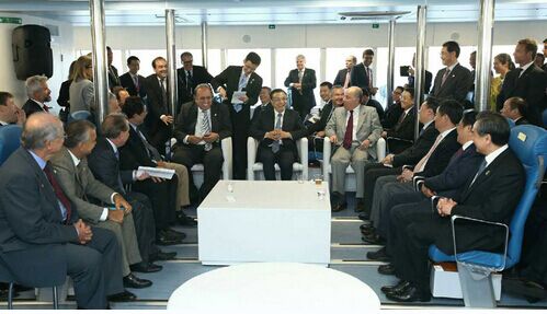 國務院總理在&ldquo;面包山&rdquo;渡輪同中巴企業家代表座談